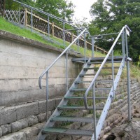 Bequem und sicher die Treppe zum Einstieg, Juli 2005