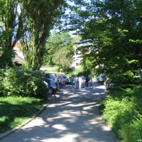 Blick vom Ufer zum Parkplatz, Mai 2005