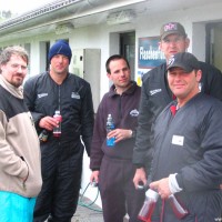 Warten an der Füllstation - Daniel, Manne, Martin, Clemens und Micha, Mai 2005