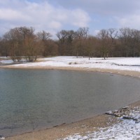 Die Liegewiese mit neuem Schnee bedeckt, März 2006